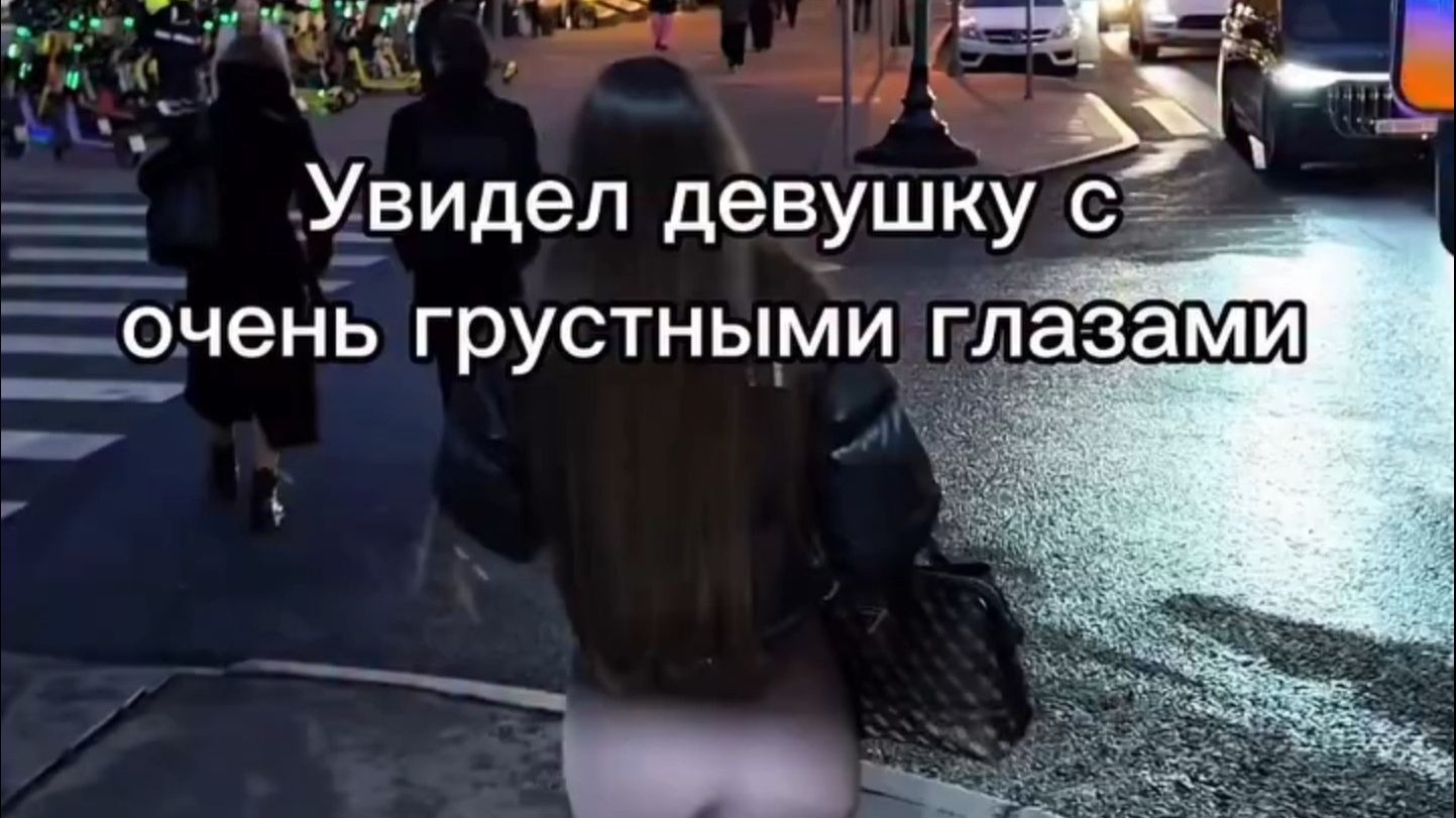街头系列-白色短发的平胸好看便利店员